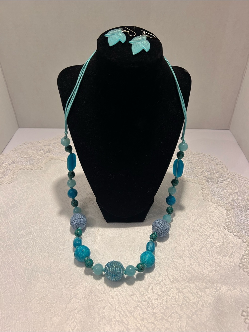 Chunky Turquoise & Aqua Boho Blue Beaded Necklace & Leaf Earring Set